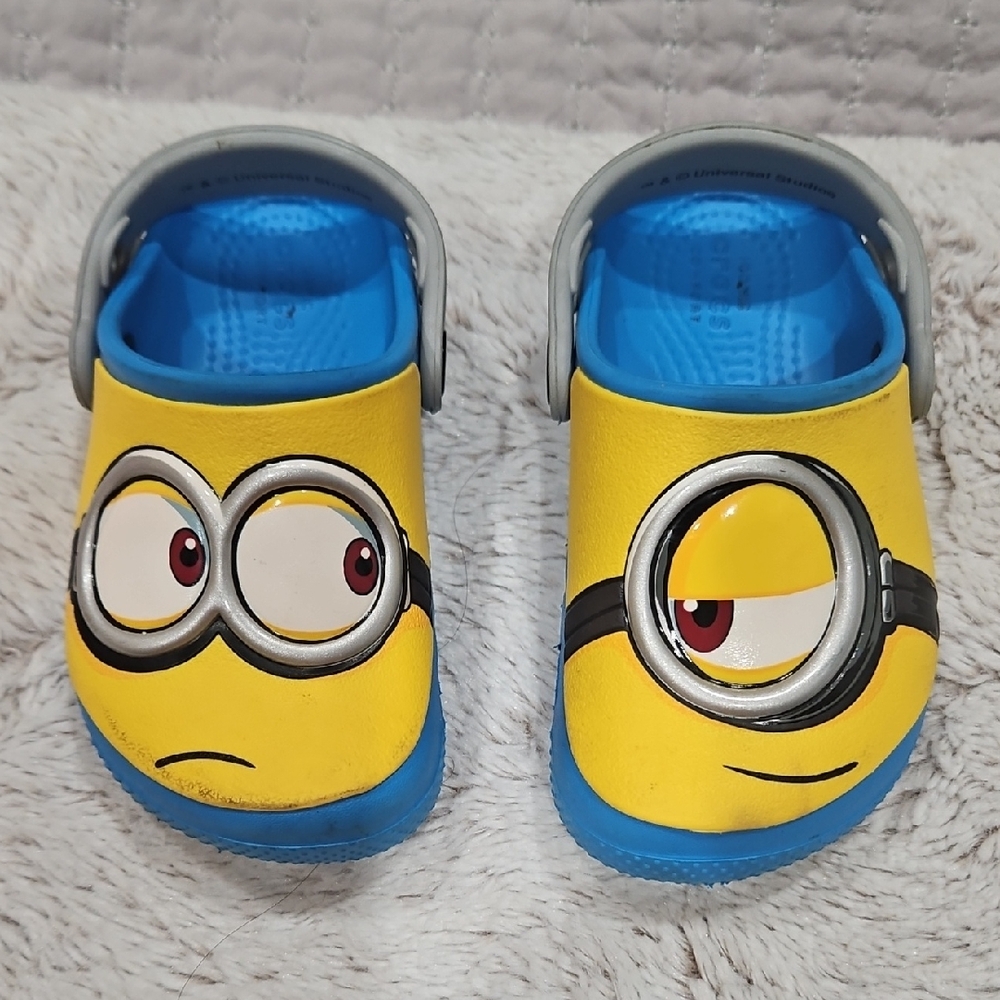 CROCS Kids Yellow & Blue Minion Character Clogs